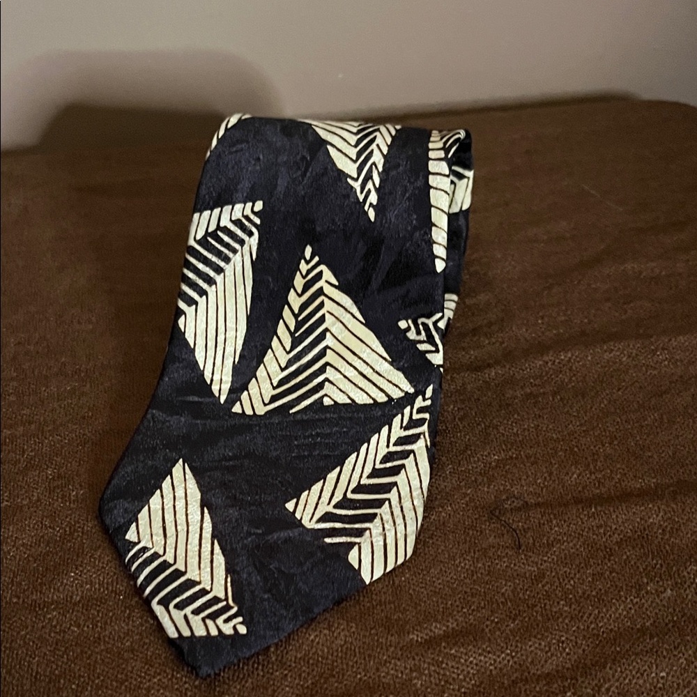 😄Vintage polyester tie made in USA